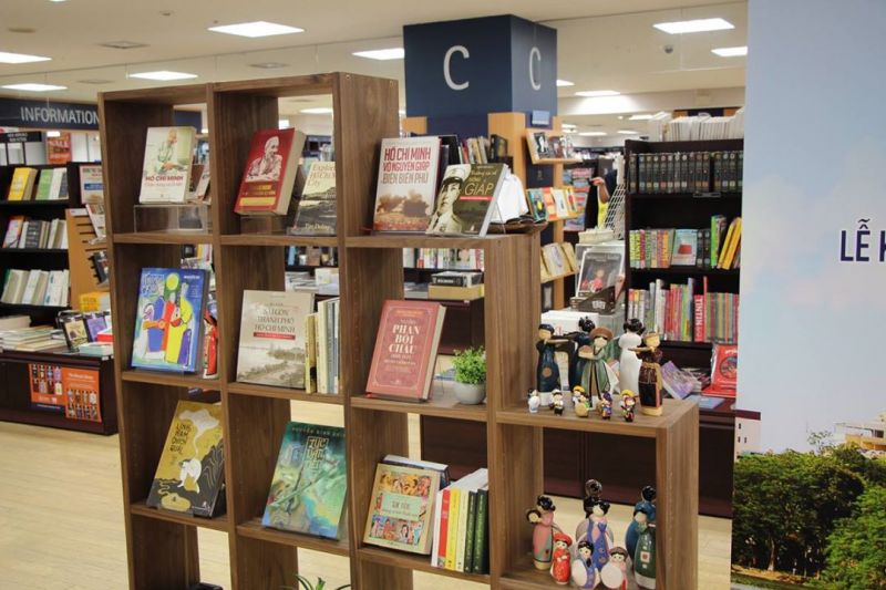 Sách Việt tại Kinokuniya